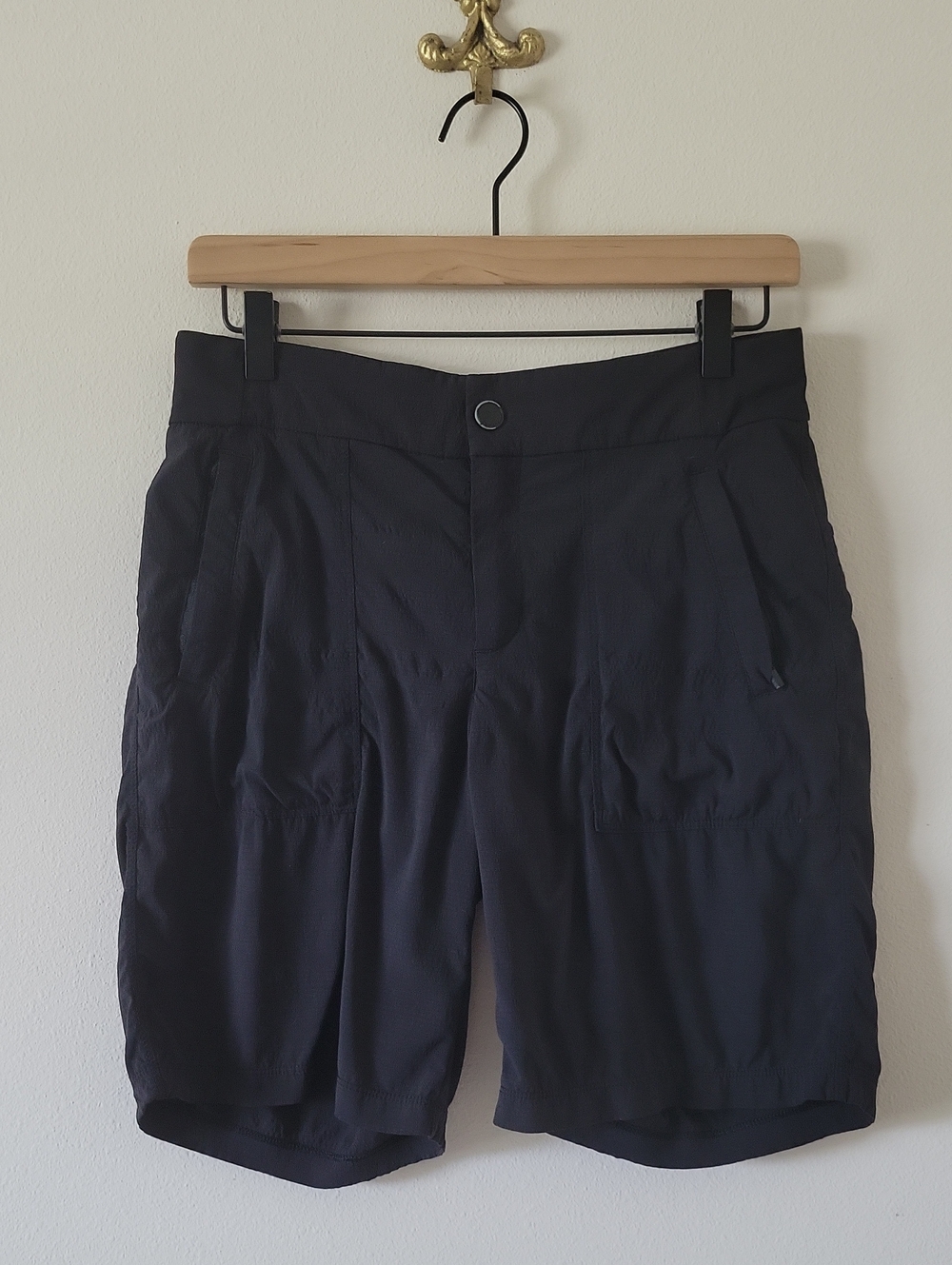 Athleta Black Trekkie Shorts Size 4
